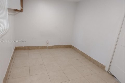 Casa en alquiler en Fort Lauderdale, Florida, 1 dormitorio, 21.65 m2 № 1358450 - foto 5