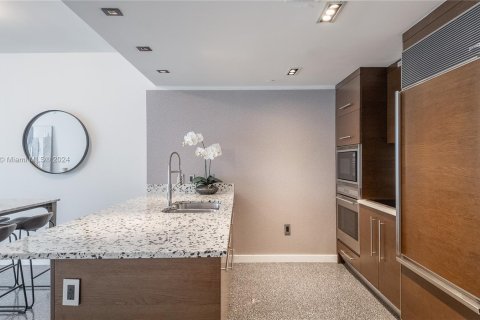 Condo in Miami, Florida, 1 bedroom  № 1358452 - photo 2