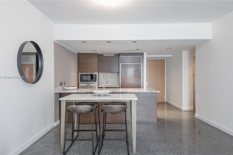 Condo in Miami, Florida, 1 bedroom  № 1358452 - photo 7