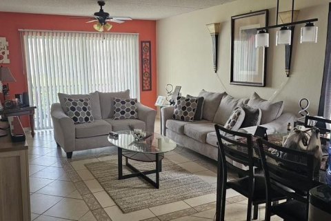 Condominio en venta en Orlando, Florida, 2 dormitorios, 88.07 m2 № 1111162 - foto 2