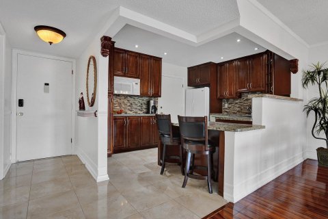 Condominio en venta en Lauderhill, Florida, 1 dormitorio, 88.63 m2 № 711342 - foto 14