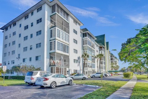 Condo in Lauderhill, Florida, 1 bedroom  № 711342 - photo 28