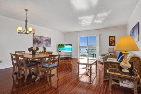 Condo in Lauderhill, Florida, 1 bedroom  № 711342 - photo 11