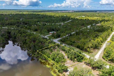 Terreno en venta en Punta Gorda, Florida № 1249177 - foto 7