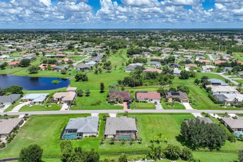 House in Punta Gorda, Florida 3 bedrooms, 210.33 sq.m. № 1342593 - photo 27