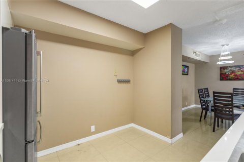 Copropriété à vendre à Aventura, Floride: 2 chambres, 109.72 m2 № 1181187 - photo 11