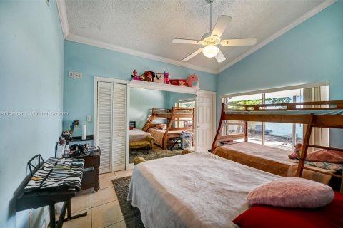Villa ou maison à vendre à Cutler Bay, Floride: 3 chambres, 108.32 m2 № 972377 - photo 17