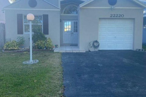 Villa ou maison à vendre à Cutler Bay, Floride: 3 chambres, 108.32 m2 № 972377 - photo 1