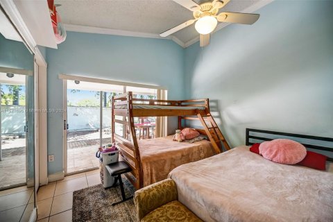 Casa en venta en Cutler Bay, Florida, 3 dormitorios, 108.32 m2 № 972377 - foto 18