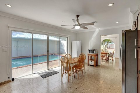 Casa en venta en Biscayne Park, Florida, 4 dormitorios, 262.36 m2 № 839396 - foto 21