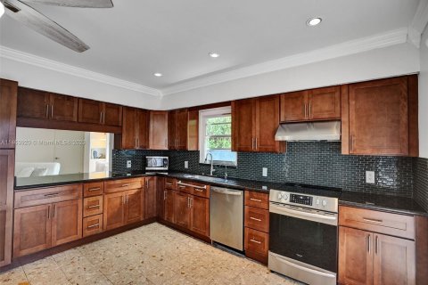Casa en venta en Biscayne Park, Florida, 4 dormitorios, 262.36 m2 № 839396 - foto 18
