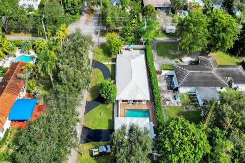 Casa en venta en Biscayne Park, Florida, 4 dormitorios, 262.36 m2 № 839396 - foto 8