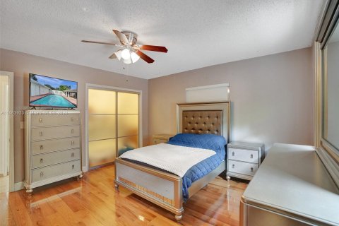 Casa en venta en Biscayne Park, Florida, 4 dormitorios, 262.36 m2 № 839396 - foto 26
