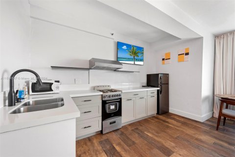 Condominio en venta en Miami Beach, Florida, 39.95 m2 № 949513 - foto 9