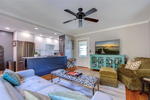 Condo in Saint Petersburg, Florida, 1 bedroom  № 1347062 - photo 5