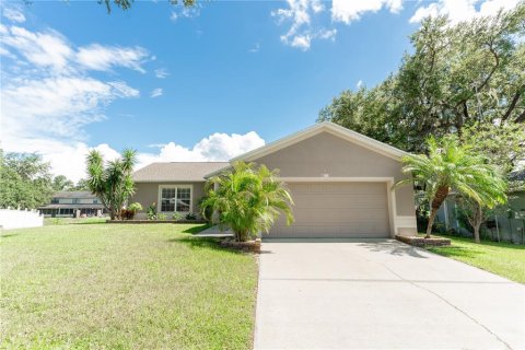 House in Lakeland, Florida 3 bedrooms, 128.76 sq.m. № 1347202 - photo 1