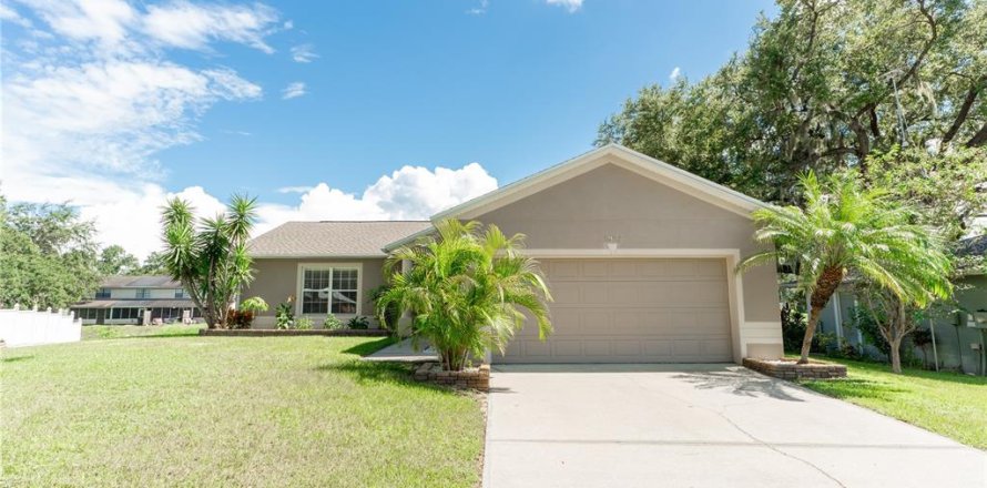 House in Lakeland, Florida 3 bedrooms, 128.76 sq.m. № 1347202