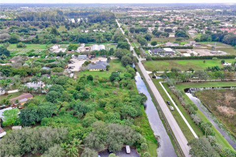 Terreno en venta en Davie, Florida № 1384128 - foto 4