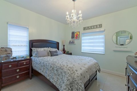 Casa en venta en Miami, Florida, 4 dormitorios, 247.86 m2 № 1384126 - foto 15