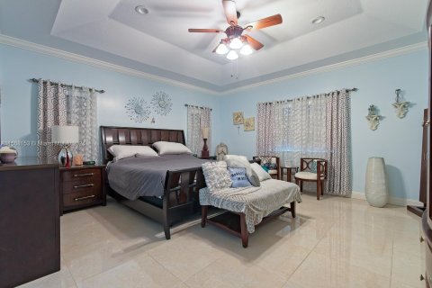 Casa en venta en Miami, Florida, 4 dormitorios, 247.86 m2 № 1384126 - foto 12