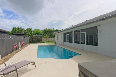 Casa en venta en Miami, Florida, 4 dormitorios, 247.86 m2 № 1384126 - foto 22