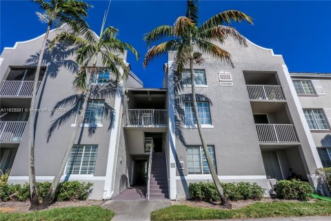 Copropriété à vendre à Pembroke Pines, Floride: 2 chambres, 98.29 m2 № 1280959 - photo 1