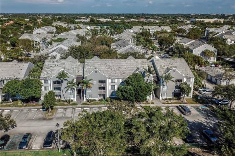 Condo in Pembroke Pines, Florida, 2 bedrooms  № 1280959 - photo 8