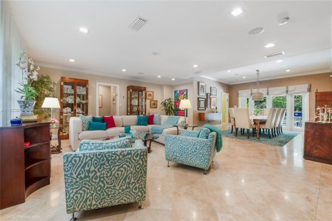 House in Coral Gables, Florida 5 bedrooms, 381.27 sq.m. № 1280963 - photo 6