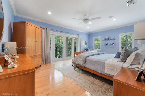 House in Coral Gables, Florida 5 bedrooms, 381.27 sq.m. № 1280963 - photo 29