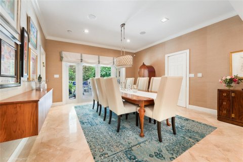 House in Coral Gables, Florida 5 bedrooms, 381.27 sq.m. № 1280963 - photo 8