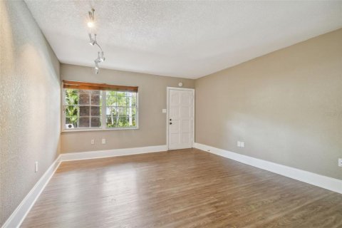 Copropriété à vendre à Tampa, Floride: 2 chambres, 79.71 m2 № 1352829 - photo 5