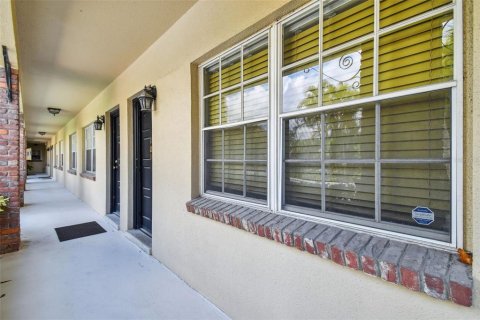 Condo in Tampa, Florida, 2 bedrooms  № 1352829 - photo 20