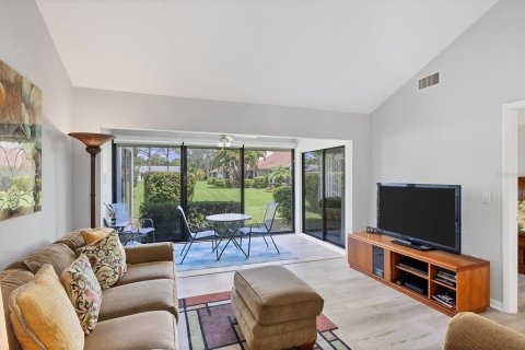 Villa ou maison à vendre à Sarasota, Floride: 2 chambres, 109.25 m2 № 1352804 - photo 3