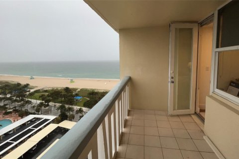 Condominio en venta en Pompano Beach, Florida, 2 dormitorios, 111.48 m2 № 1016287 - foto 2