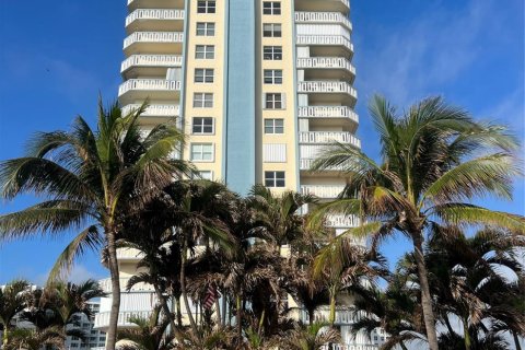 Condominio en venta en Pompano Beach, Florida, 2 dormitorios, 111.48 m2 № 1016287 - foto 13