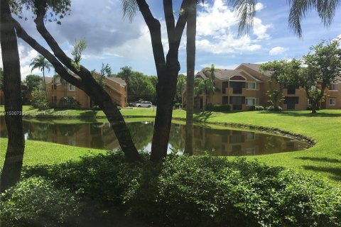 Condominio en venta en Pembroke Pines, Florida, 2 dormitorios, 77.67 m2 № 1000339 - foto 20