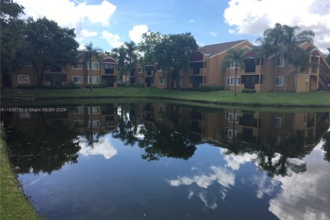 Condominio en venta en Pembroke Pines, Florida, 2 dormitorios, 77.67 m2 № 1000339 - foto 21