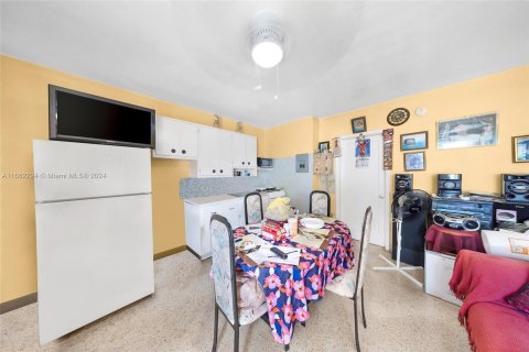 Immobilier commercial à vendre à Miami, Floride: 175.59 m2 № 1379026 - photo 6