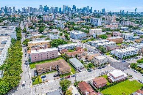 Propiedad comercial en venta en Miami, Florida, 175.59 m2 № 1379026 - foto 19