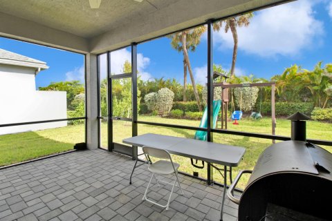 House in Delray Beach, Florida 5 bedrooms, 292.46 sq.m. № 1079818 - photo 24