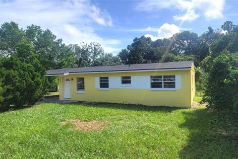 House in Orlando, Florida 3 bedrooms, 111.48 sq.m. № 1353520 - photo 1