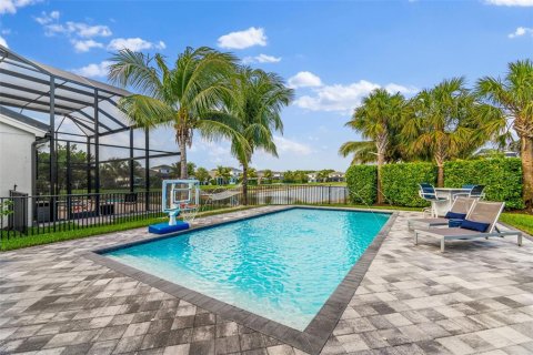 Casa en venta en Naples, Florida, 5 dormitorios, 325.9 m2 № 1352373 - foto 4