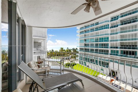 Condominio en venta en Bal Harbour, Florida, 3 dormitorios, 310.29 m2 № 925047 - foto 21