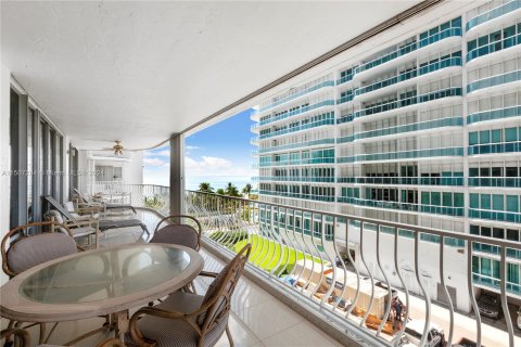 Copropriété à vendre à Bal Harbour, Floride: 3 chambres, 310.29 m2 № 925047 - photo 20