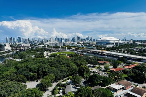 Condo in Miami, Florida, 2 bedrooms  № 1401416 - photo 3