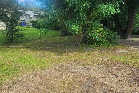 House in Miami, Florida 3 bedrooms, 130.62 sq.m. № 1401453 - photo 19