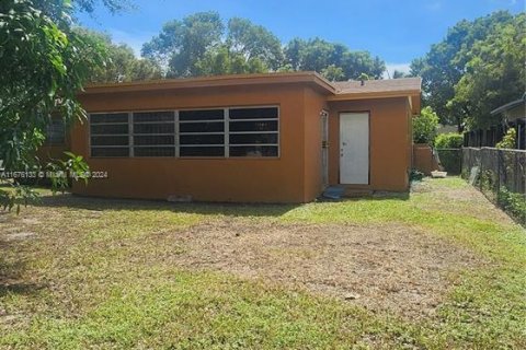 House in Miami, Florida 3 bedrooms, 130.62 sq.m. № 1401453 - photo 16