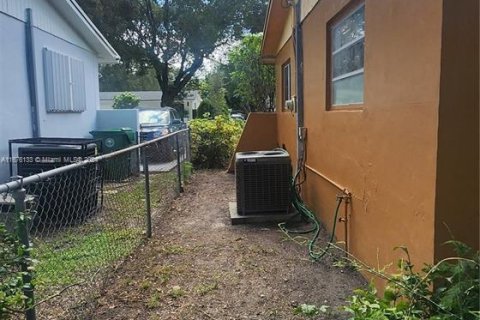 Casa en venta en Miami, Florida, 3 dormitorios, 130.62 m2 № 1401453 - foto 17