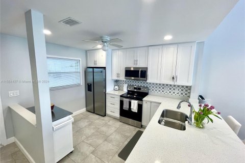 Condominio en venta en Tamarac, Florida, 2 dormitorios, 105.26 m2 № 1117405 - foto 12