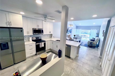 Condominio en venta en Tamarac, Florida, 2 dormitorios, 105.26 m2 № 1117405 - foto 9